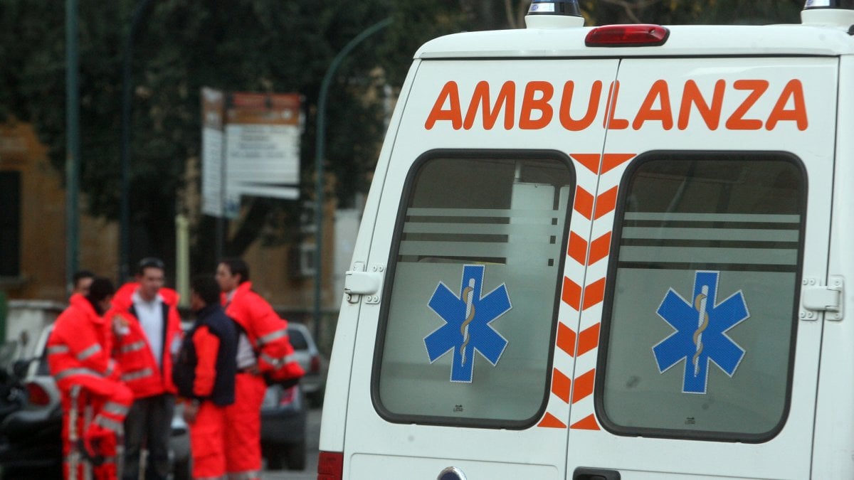 CASERTA. Donna cade in una buca in via Marchesiello, ricoverata in Ospedale
