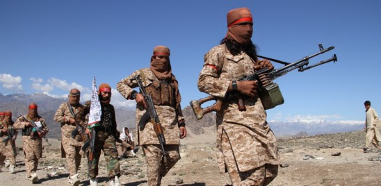OFFENSIVA DEI TALEBANI IN AFGHANISTAN: UN MIGLIAIO DI SOLDATI DELL'ESERCITO DI KABUL FUGGONO IN TAGIKISTAN 